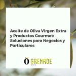 Aceite de Oliva Virgen Extra y productos gourmet en un mostrador de tienda y en la mesa de una casa, destacando su versatilidad.