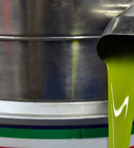 Зеленое оливковое масло